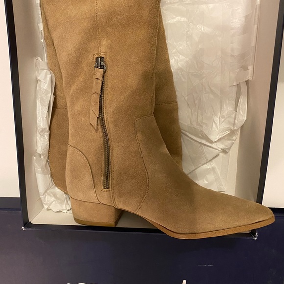 New SPLENDID NEW IN BOX 7.5 light suede boots $220 - Picture 5 of 12
